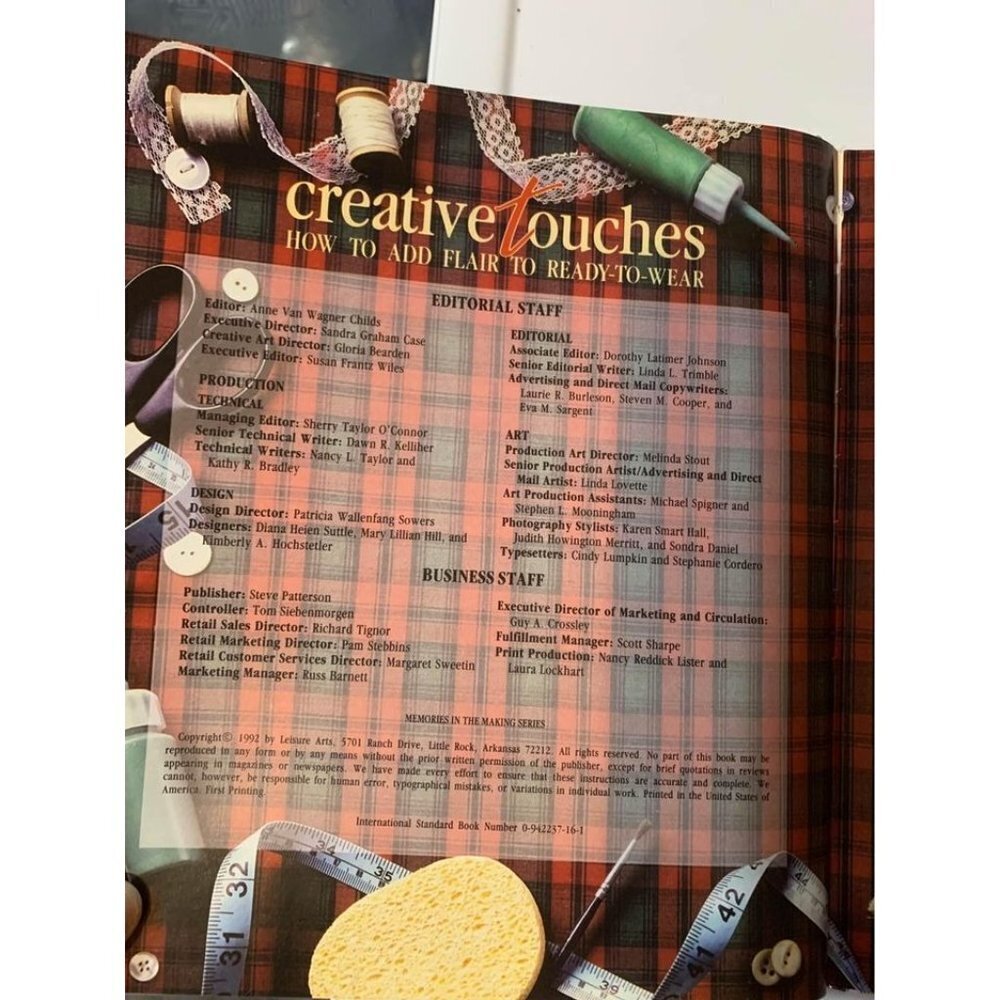 Vintage 1992 Creative Touches: How to Add Flair to Ready-to-Wear - Picture 3 of 6